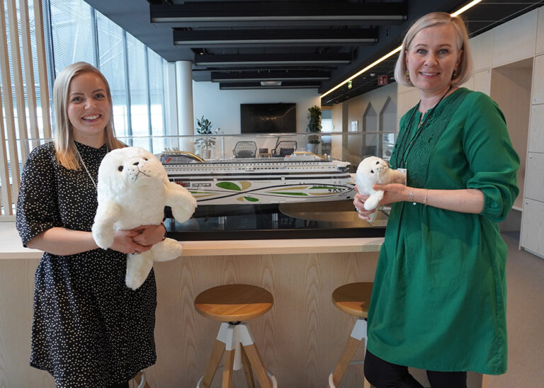 Marika Nöjd and Armi Laine at Tallink Silja.