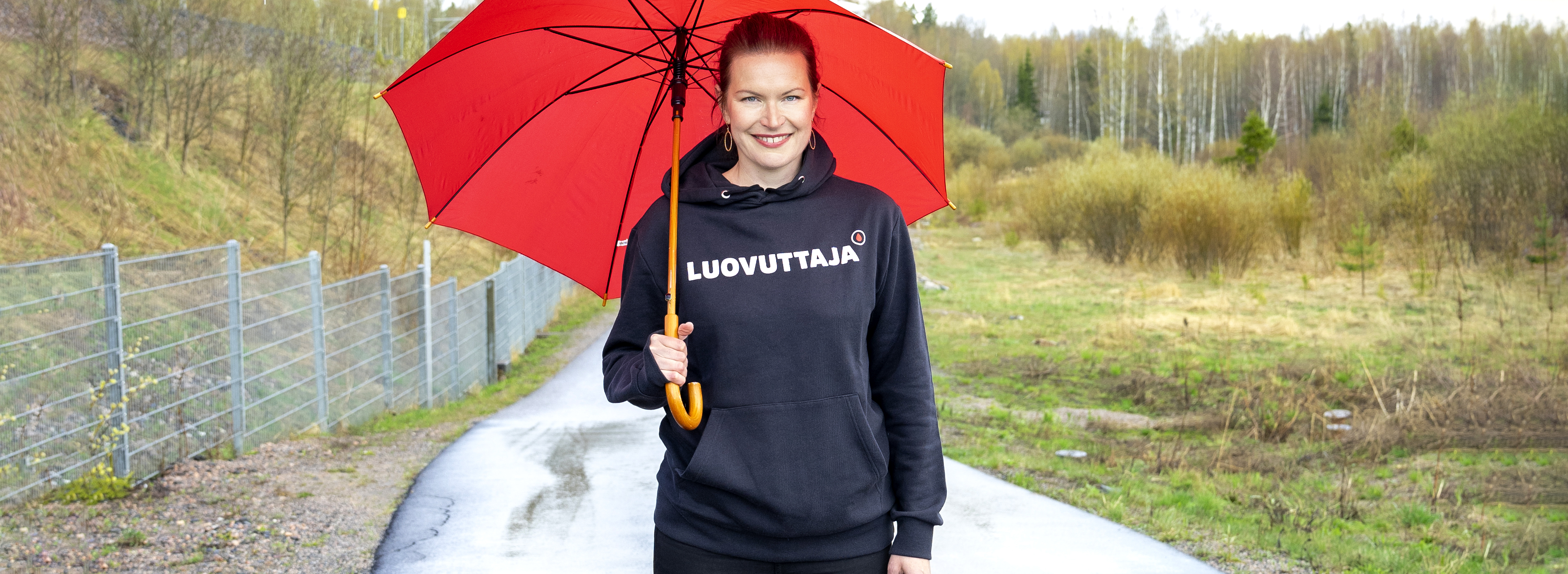 Luovuttaja-hoodie.