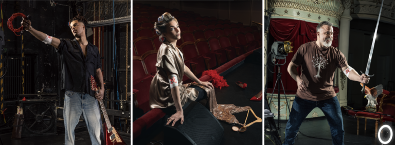 Isaac Sene, Karoliina Tuominen ja Kristo Salminen teatteriympäristössä verenluovutusside kyynärtaipeessaan.