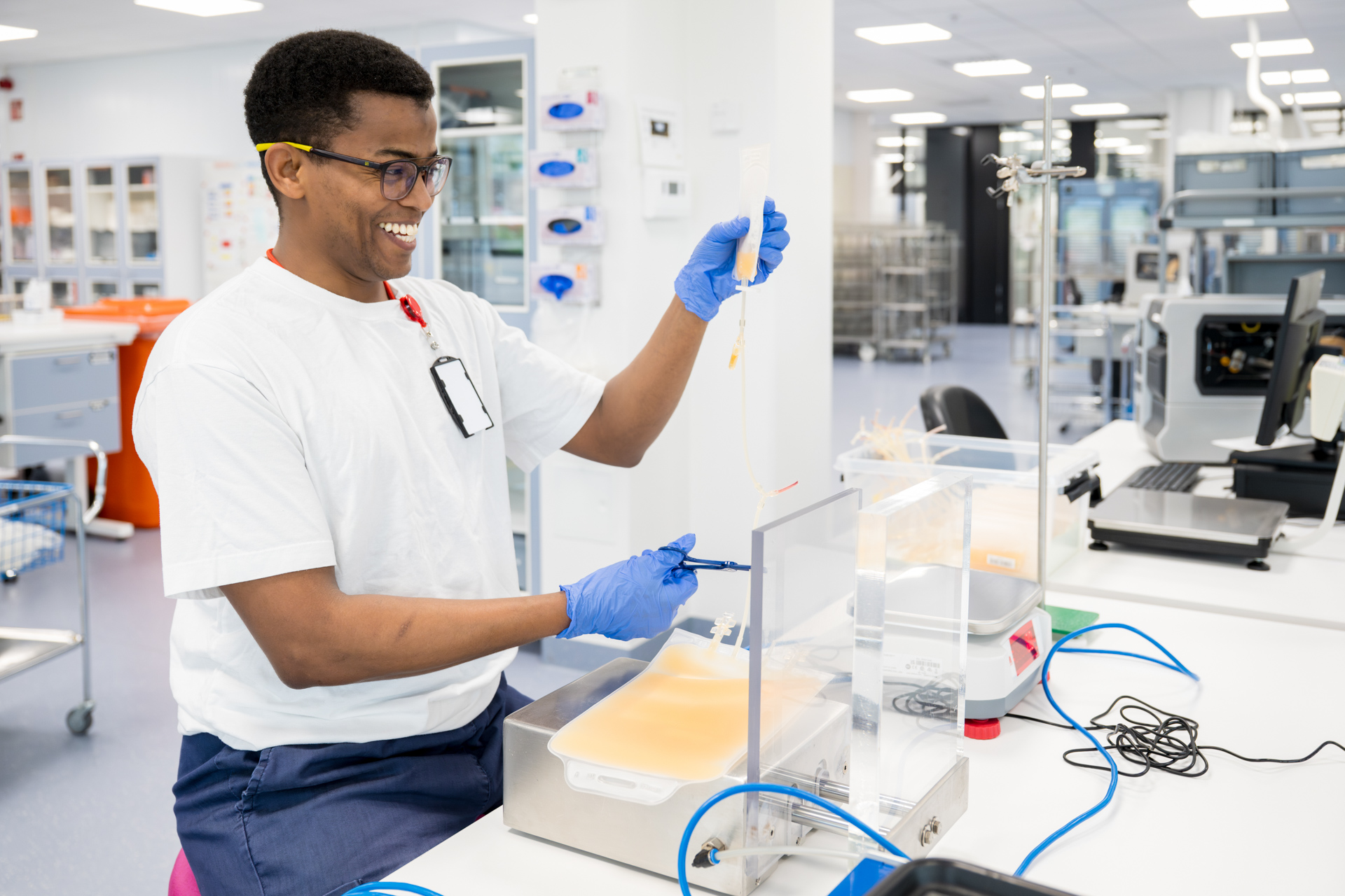 Trombosyyttiviljelyyn valmistelua tuotannossa