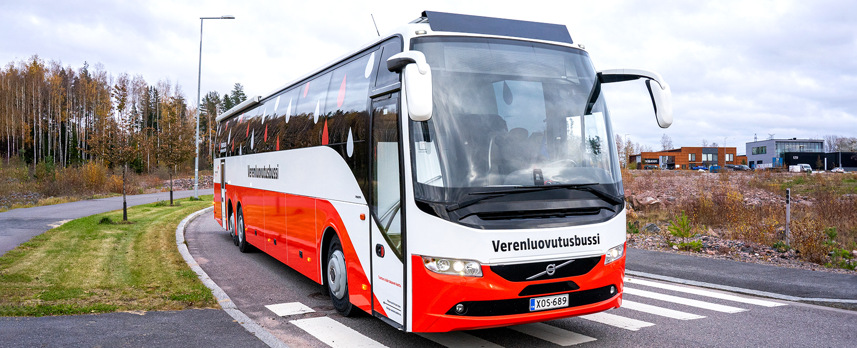 Blodgivningsbuss kör i Vanda.